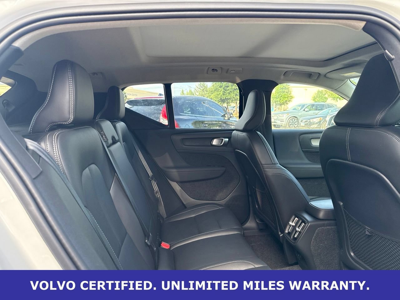 Certified 2025 Volvo XC40 B5 Plus AWD/4WD image 12