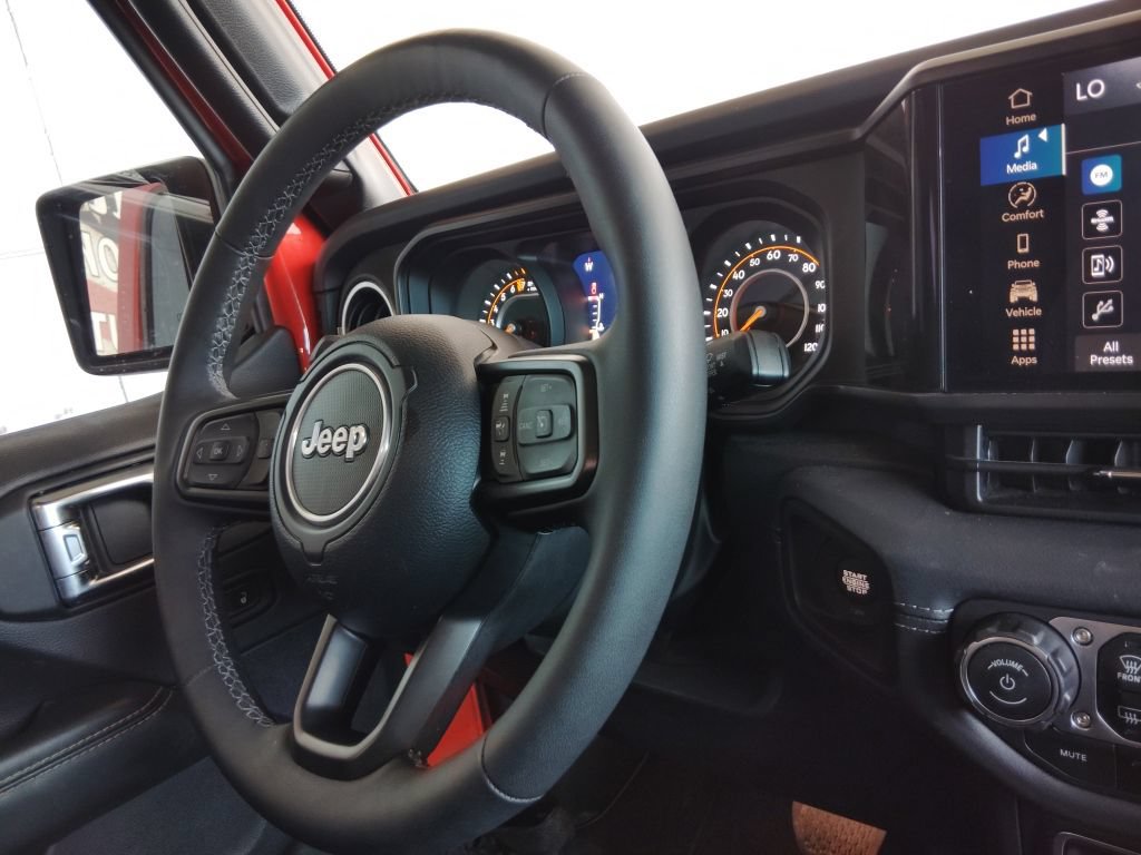 Used 2025 Jeep Gladiator Sport AWD/4WD image 28