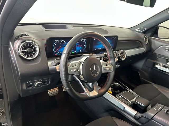 Used 2022 Mercedes-Benz EQB 300 4MATIC image 13