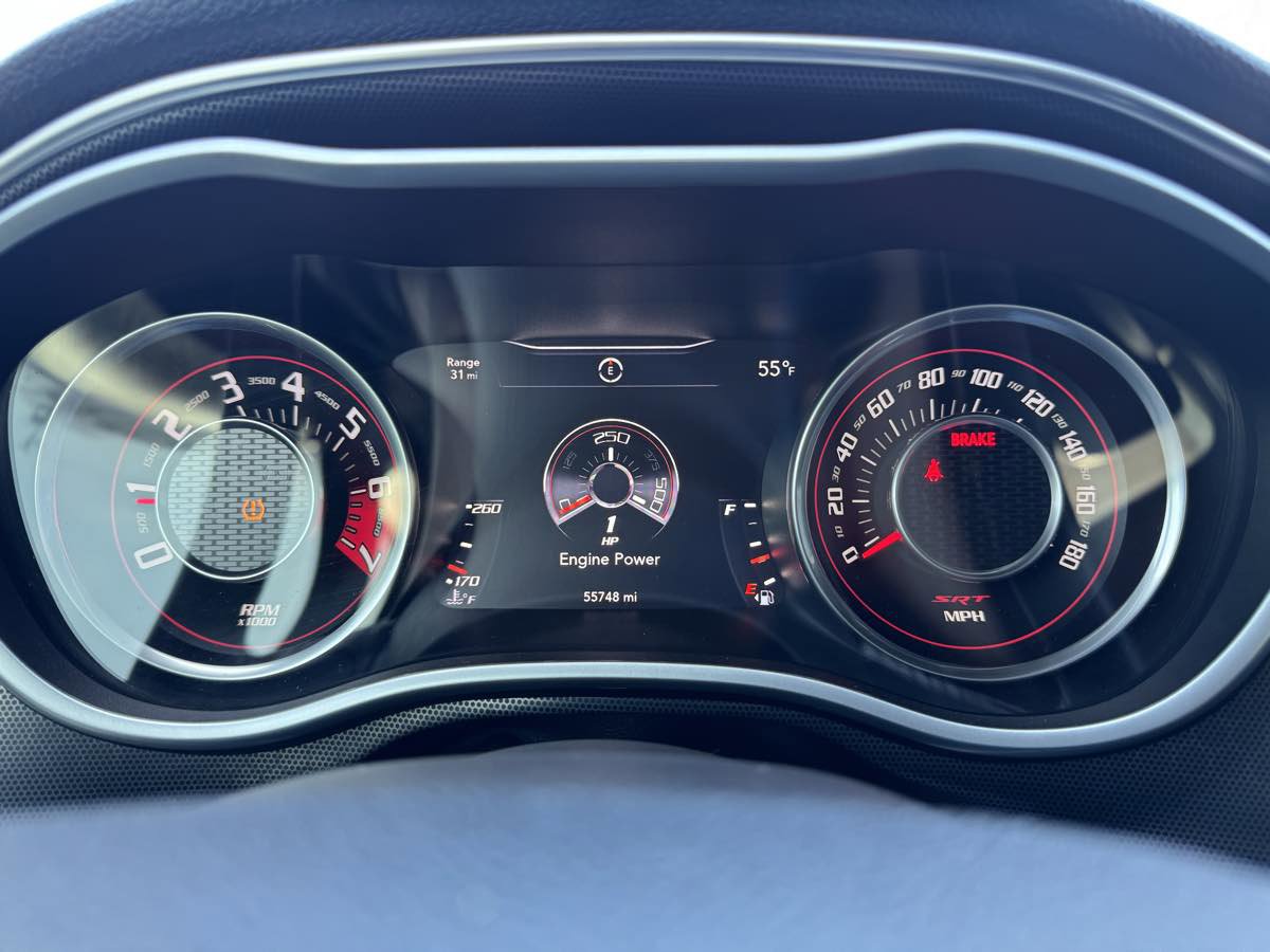 Used 2015 Dodge Challenger SRT image 17