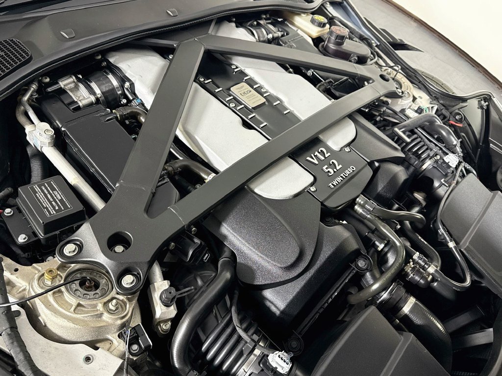 Used 2020 Aston Martin DBS Superleggera Volante RWD image 28
