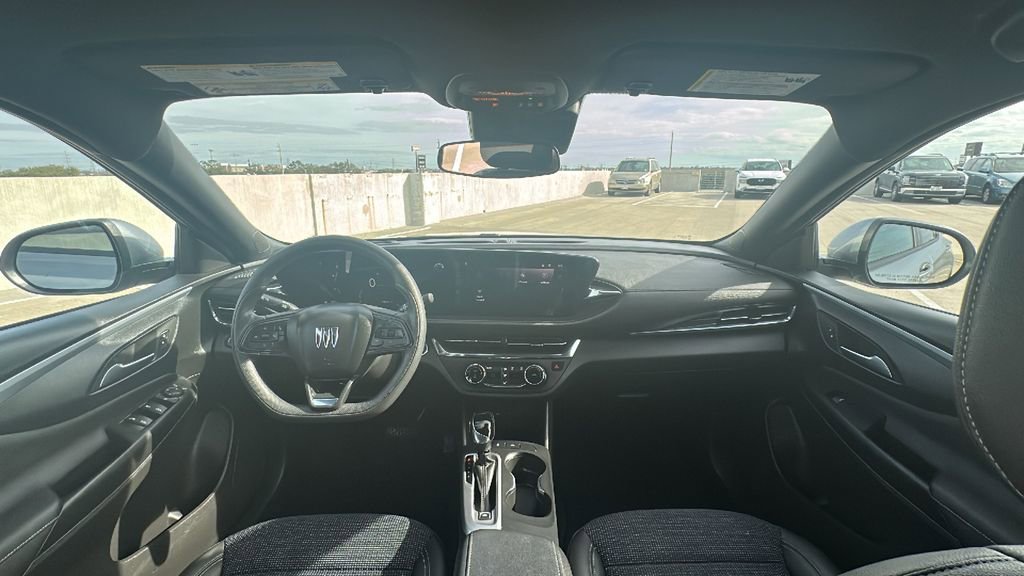 Used 2025 Buick Envista Preferred image 21