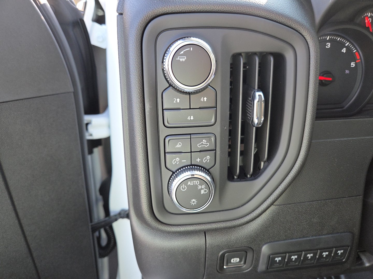 New 2026 GMC Sierra 3500 Pro w/ Convenience Package AWD/4WD image 4