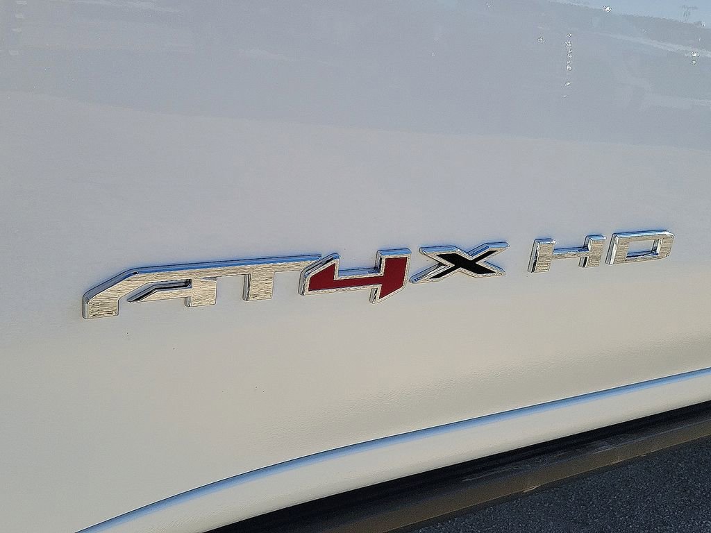 Used 2026 GMC Sierra 2500 AT4X image 9