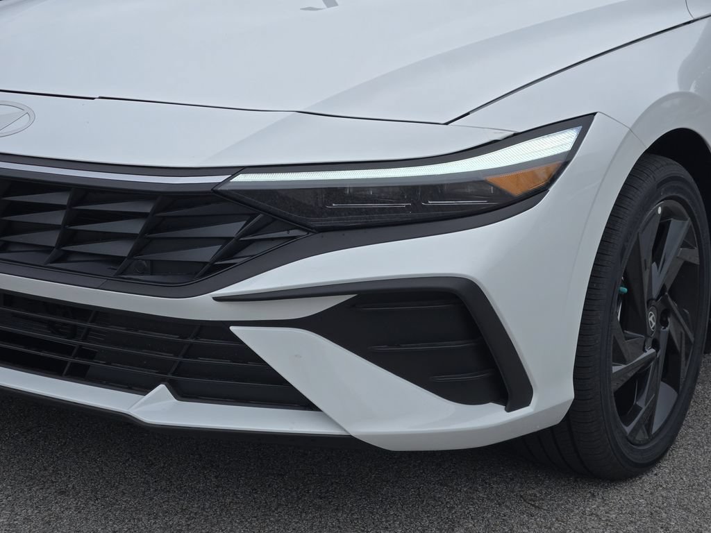 New 2026 Hyundai Elantra SEL FWD image 10