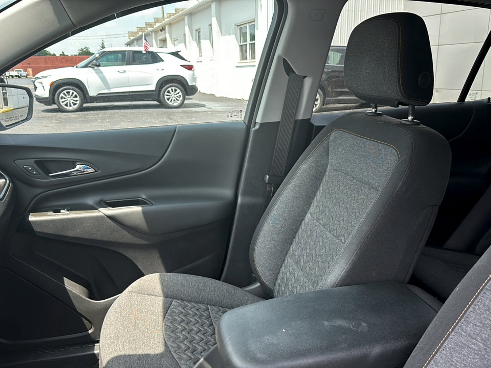 Used 2024 Chevrolet Equinox LT FWD image 5