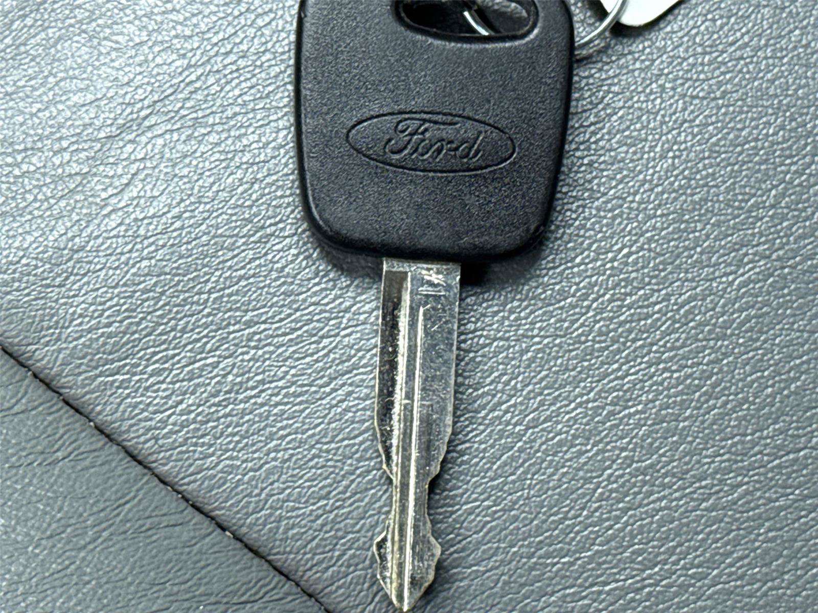 Used 2003 Ford Focus ZTW FWD image 28