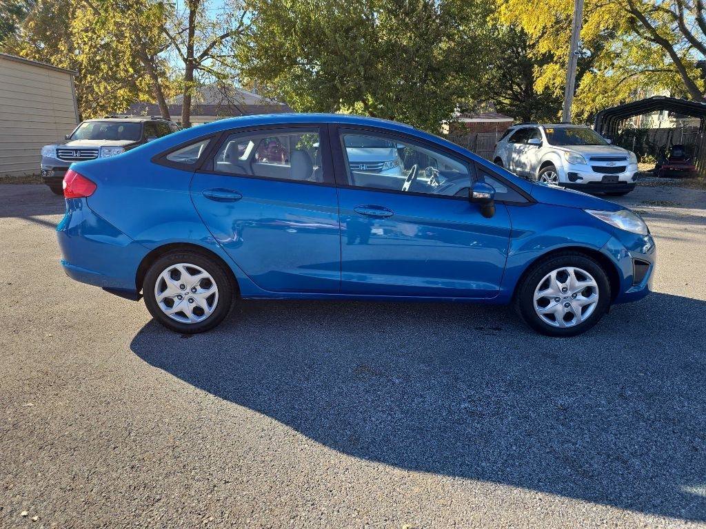Used 2013 Ford Fiesta SE image 4