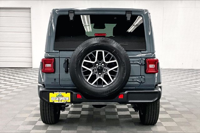 Used 2026 Jeep Wrangler Unlimited Sahara AWD/4WD image 5