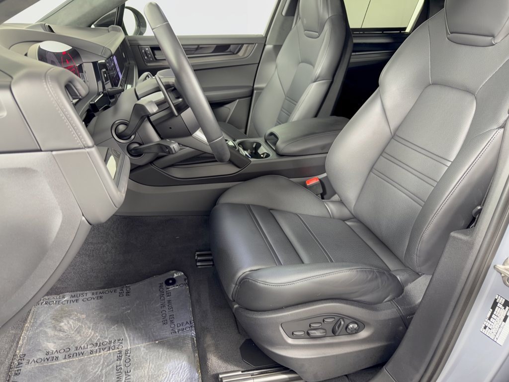 Certified 2024 Porsche Cayenne Turbo GT AWD/4WD image 5