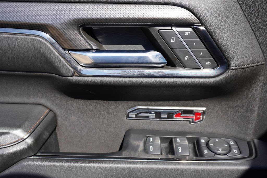 Used 2024 GMC Sierra 1500 AT4 w/ Technology Package image 8