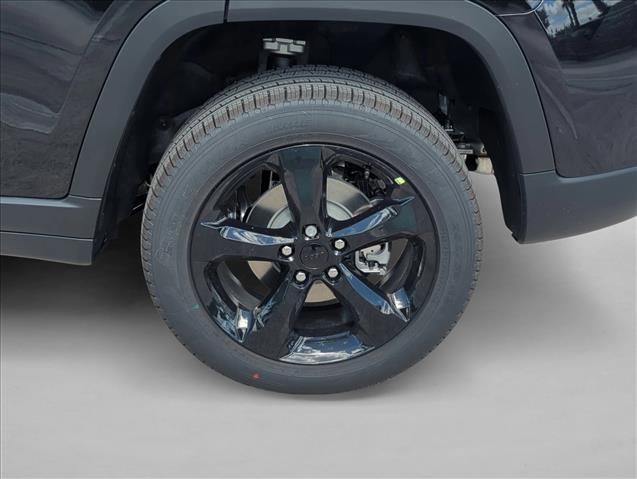 New 2025 Jeep Grand Cherokee Limited w/ Black Appearance Package RWD image 10