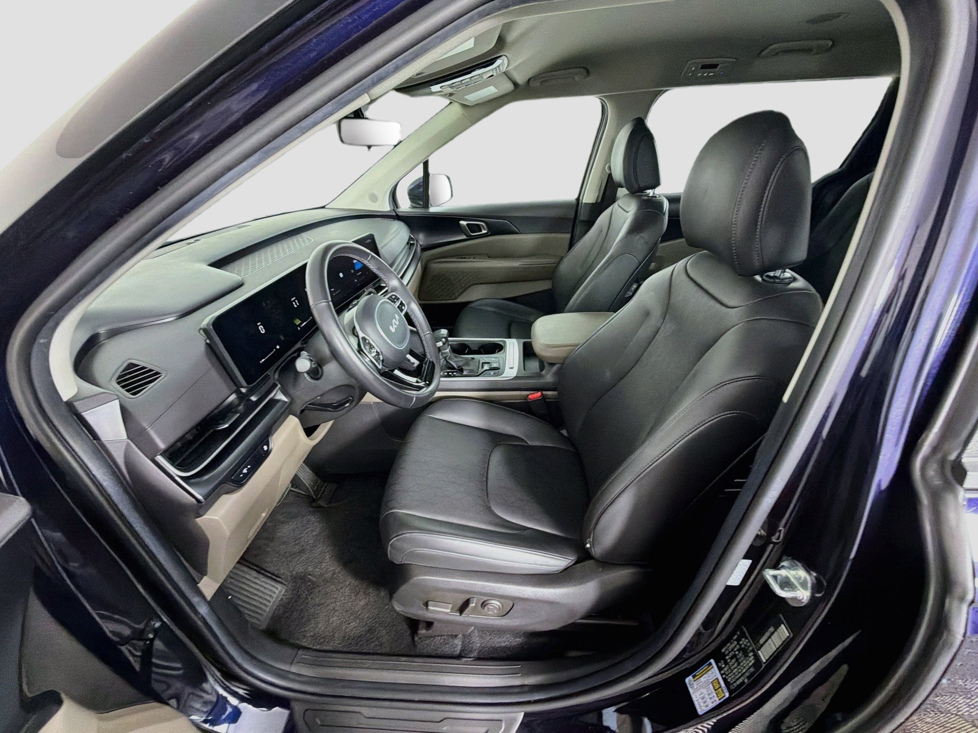 Used 2026 Kia Carnival FWD image 13