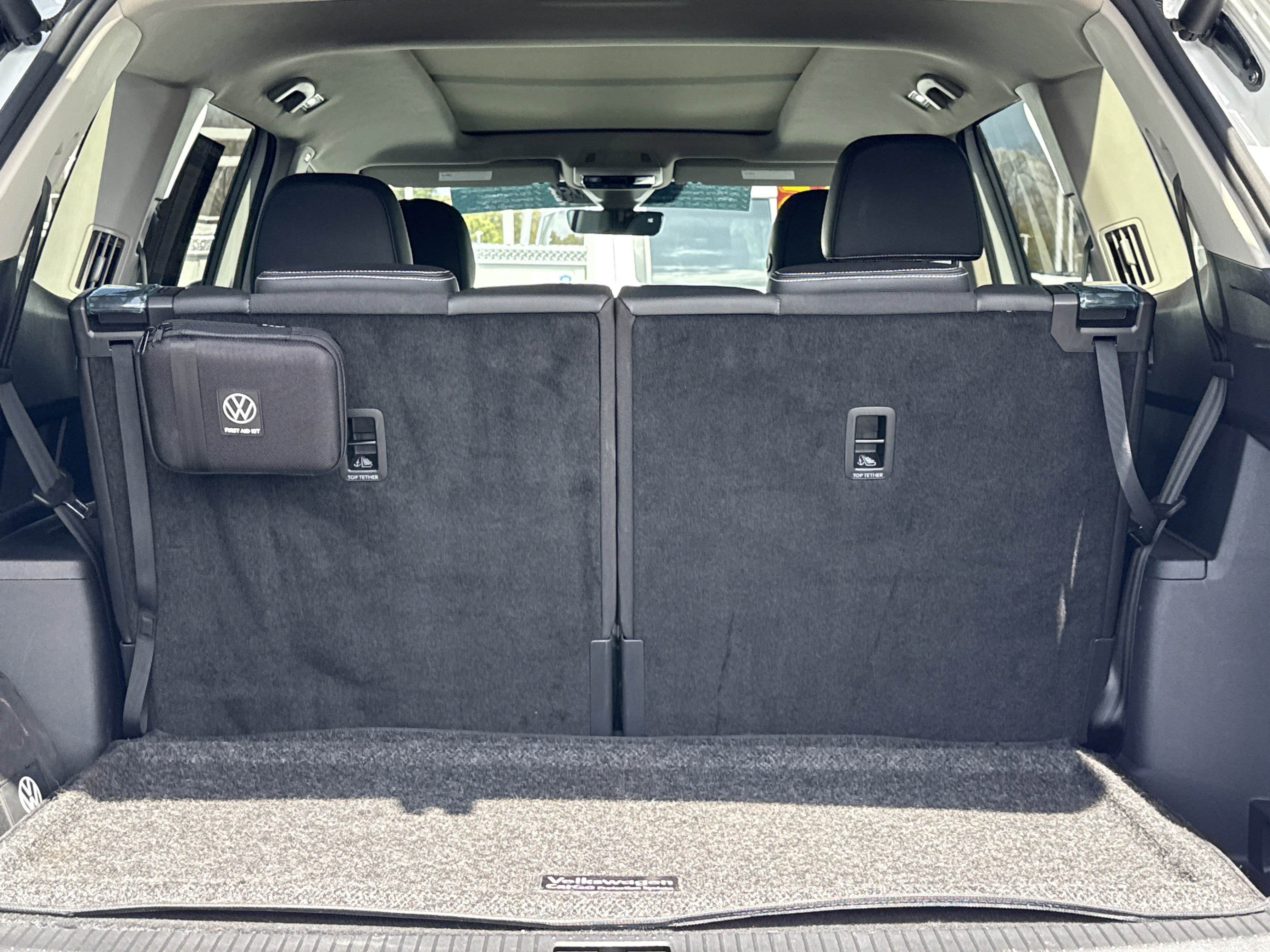 Used 2025 Volkswagen Atlas SE image 32