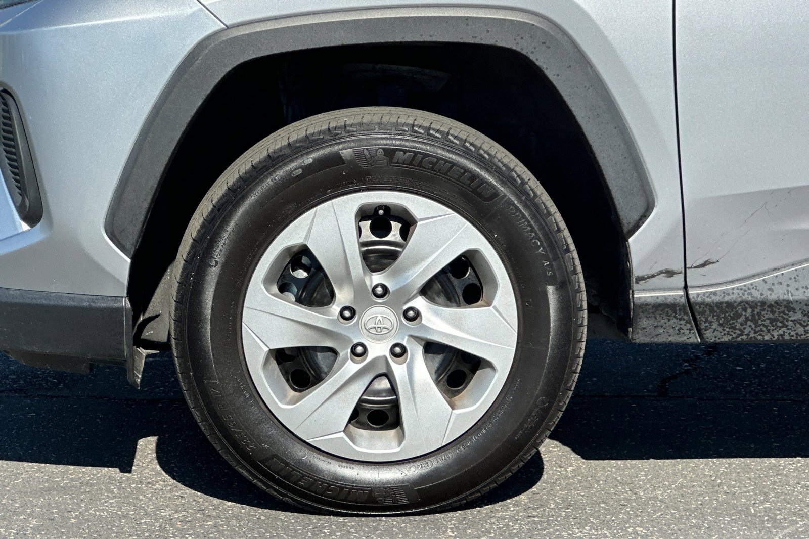 Used 2023 Toyota RAV4 LE image 25