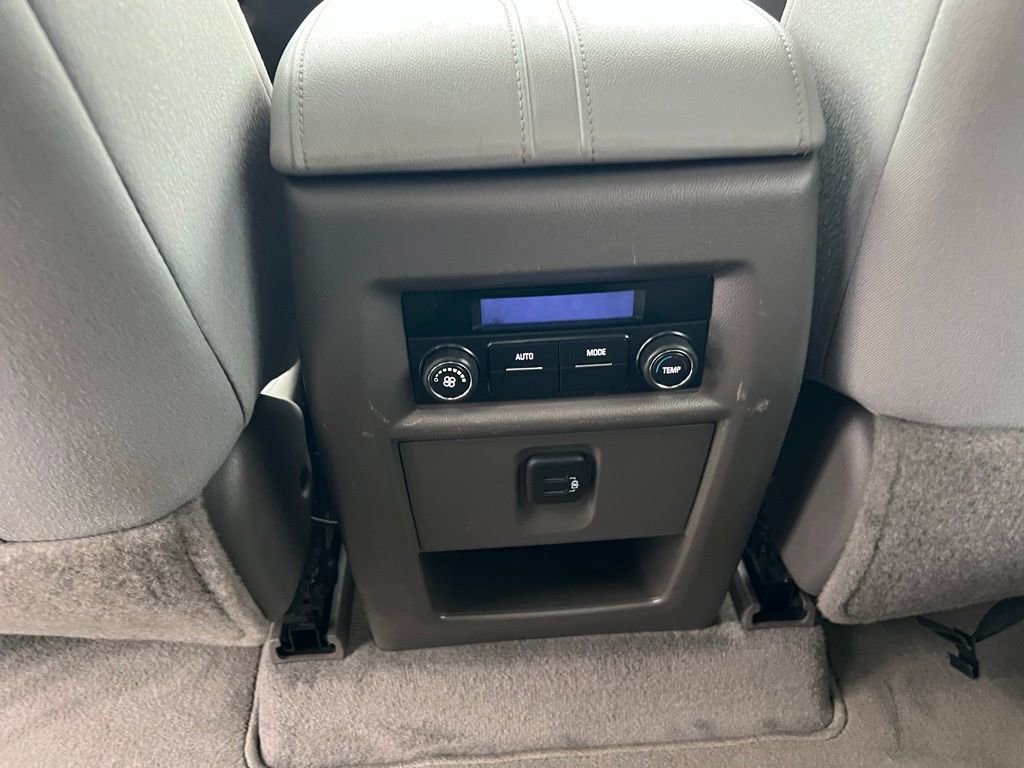 Used 2020 Chevrolet Traverse LT image 21