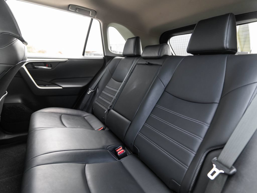 Used 2019 Toyota RAV4 XLE Premium w/ Cold Weather Package AWD/4WD image 39