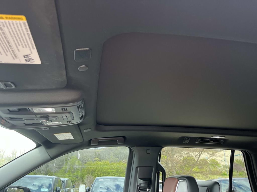 Used 2023 GMC Yukon Denali Ultimate w/ LPO, Floor Liner Package image 31