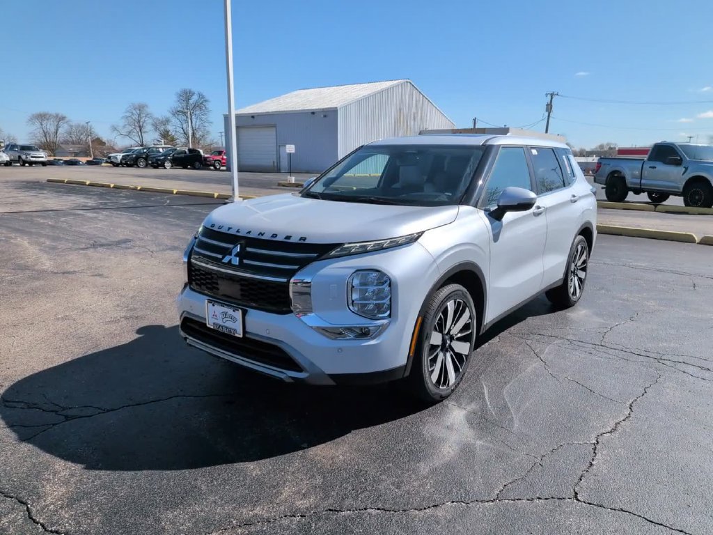 New 2026 Mitsubishi Outlander SE AWD/4WD image 2