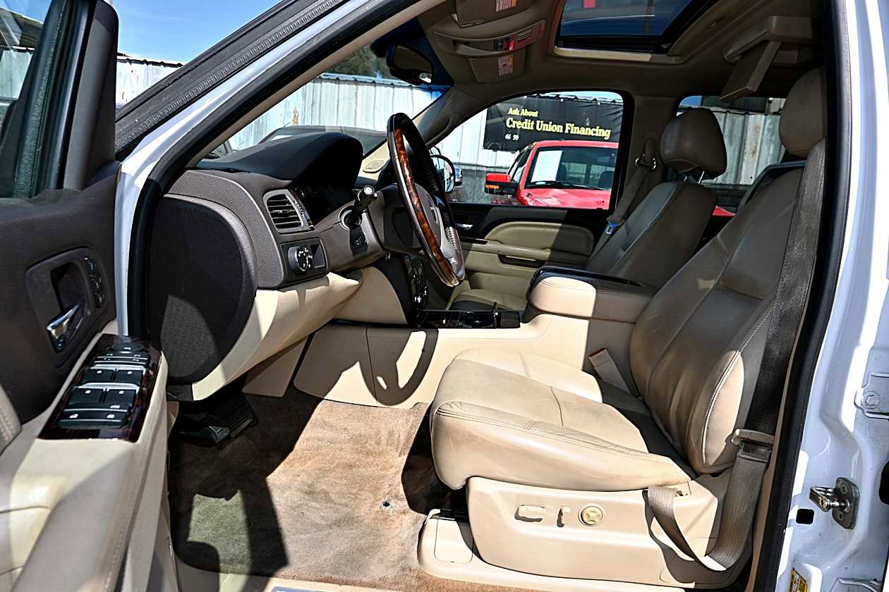 Used 2013 GMC Yukon Denali AWD/4WD image 17