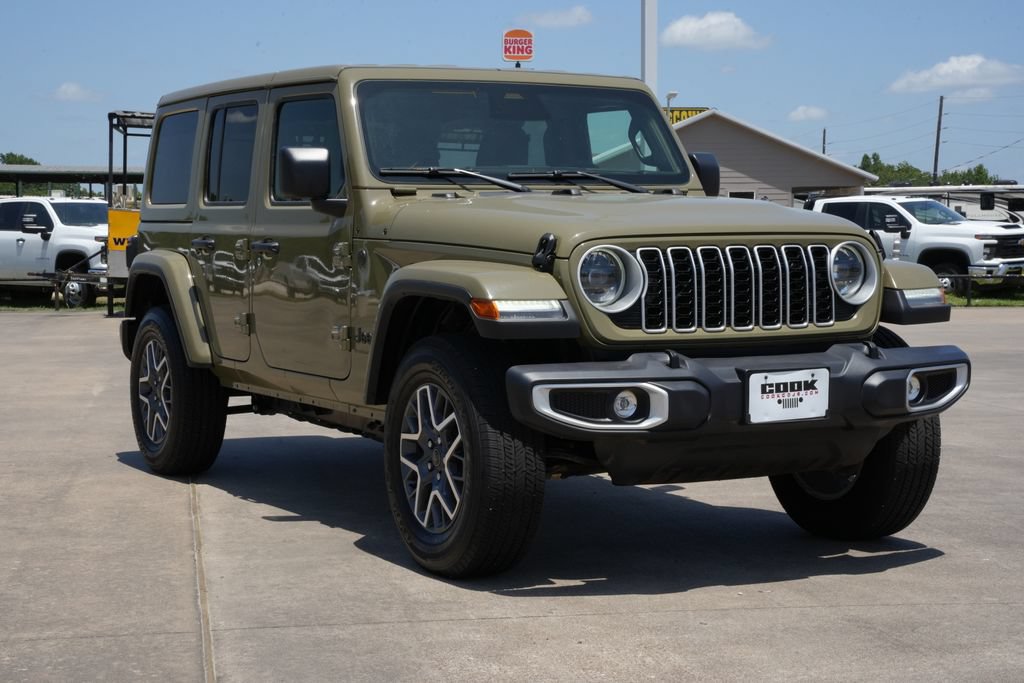 Used 2026 Jeep Wrangler Unlimited Sahara AWD/4WD image 2