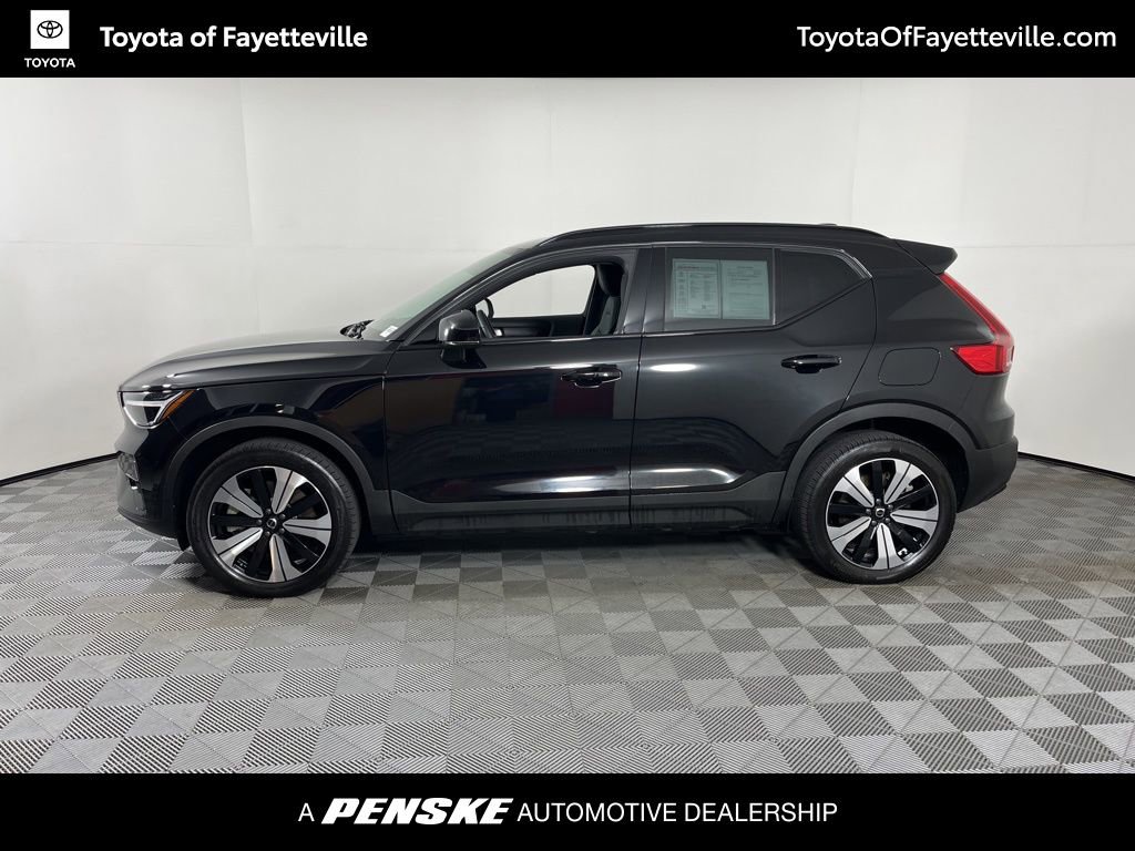 Used 2023 Volvo XC40 Recharge Plus image 2