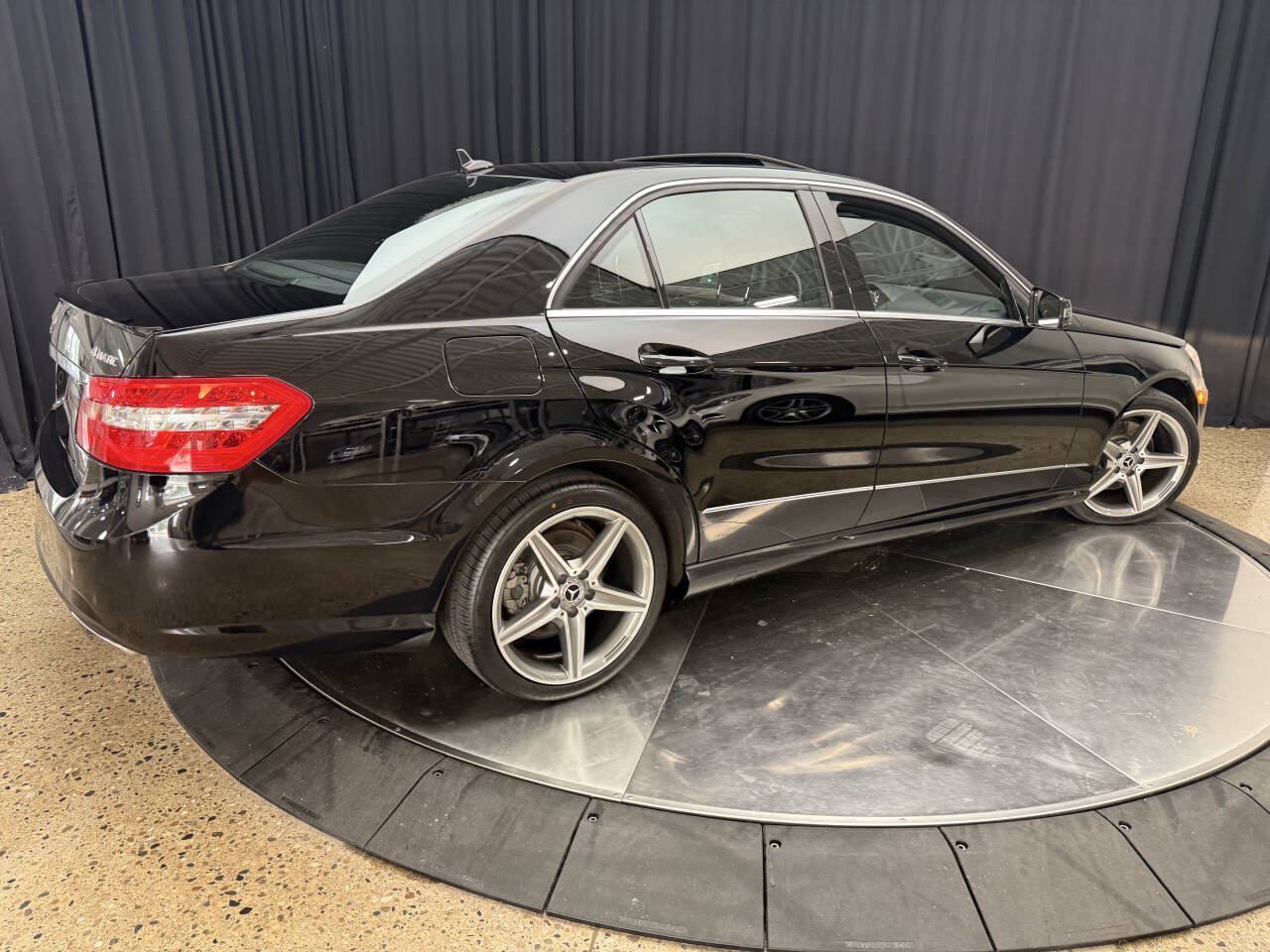 Used 2011 Mercedes-Benz E 350 4MATIC Sedan image 11