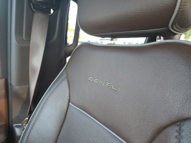 Used 2022 GMC Sierra 1500 Denali w/ Technology Package RWD image 19