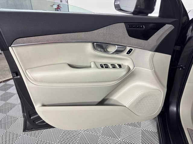 Used 2023 Volvo XC90 B6 Plus w/ Protection Package Premier AWD/4WD image 13