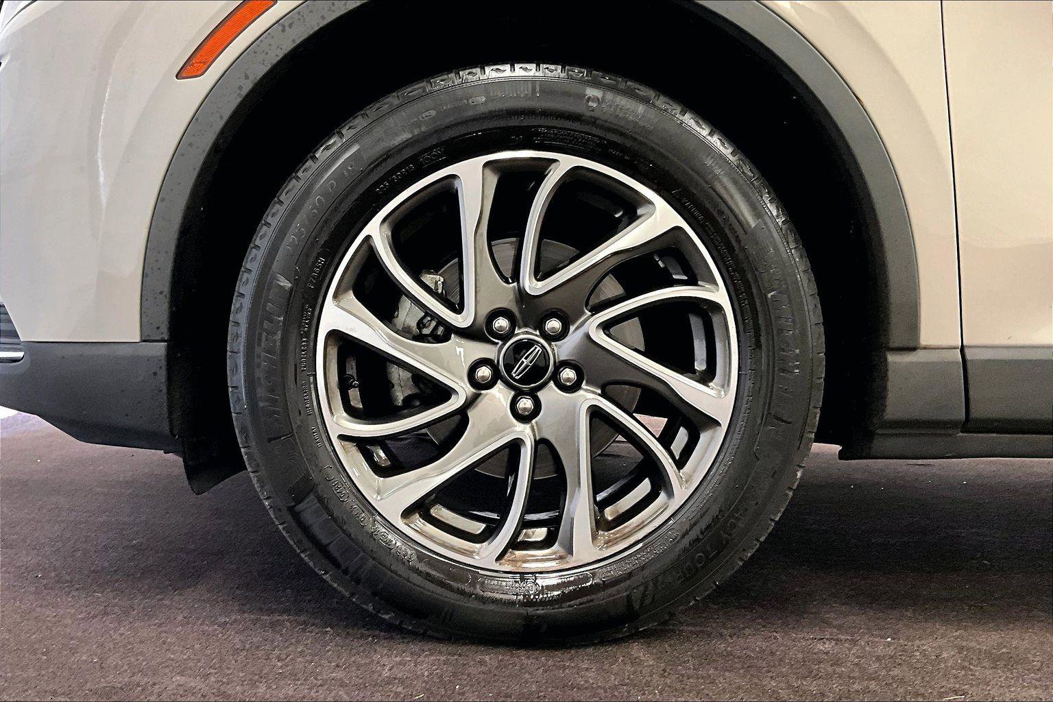 Used 2021 Lincoln Corsair AWD w/ Equipment Group 101A image 8