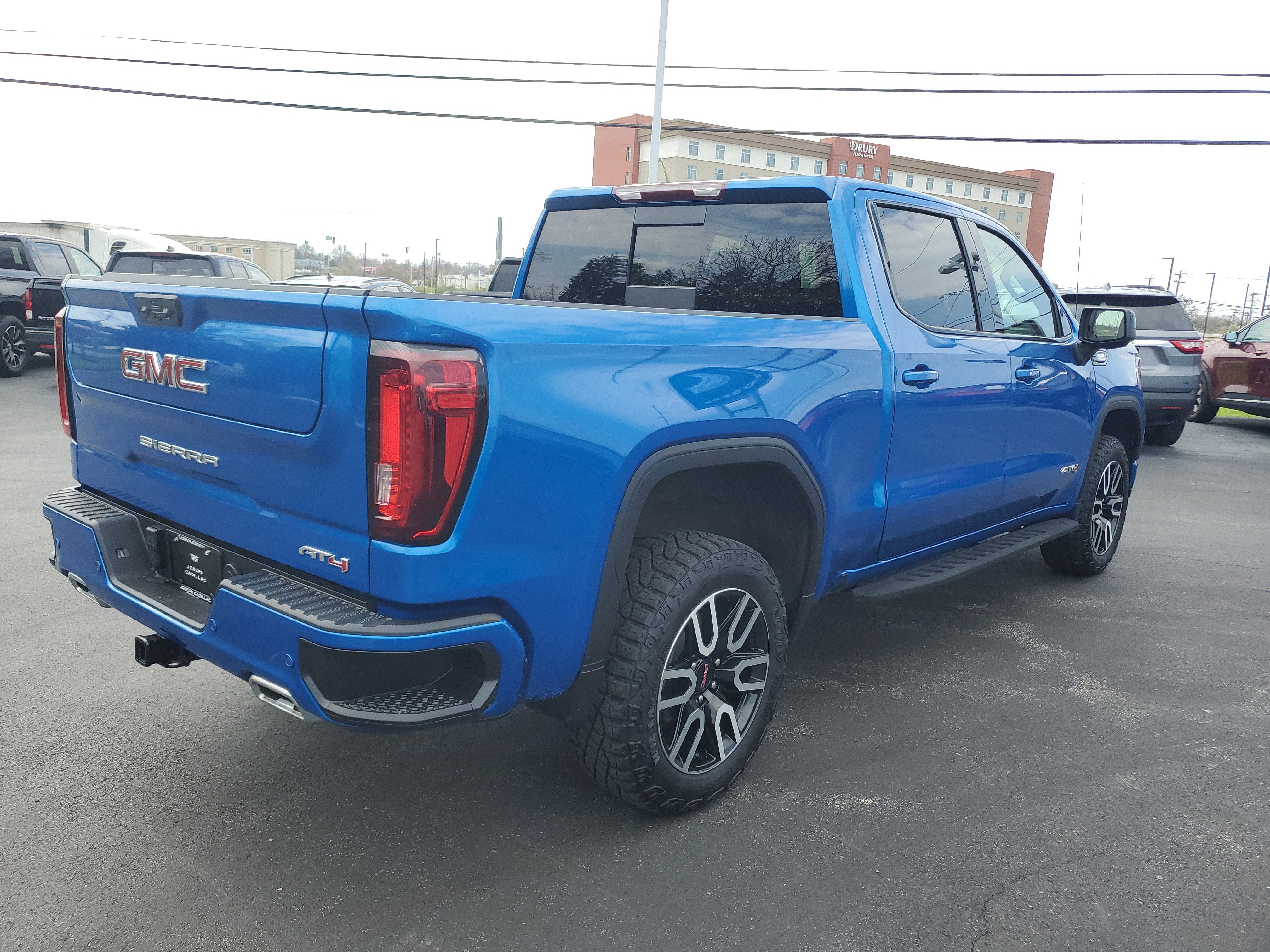 Used 2024 GMC Sierra 1500 AT4 w/ AT4 Premium Package image 3