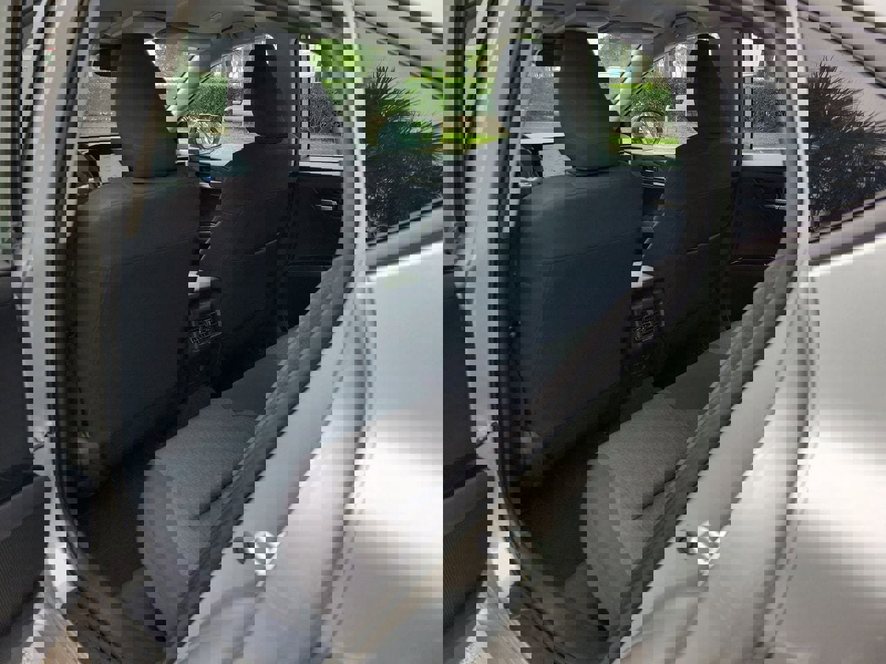 Used 2025 Toyota Camry LE image 9