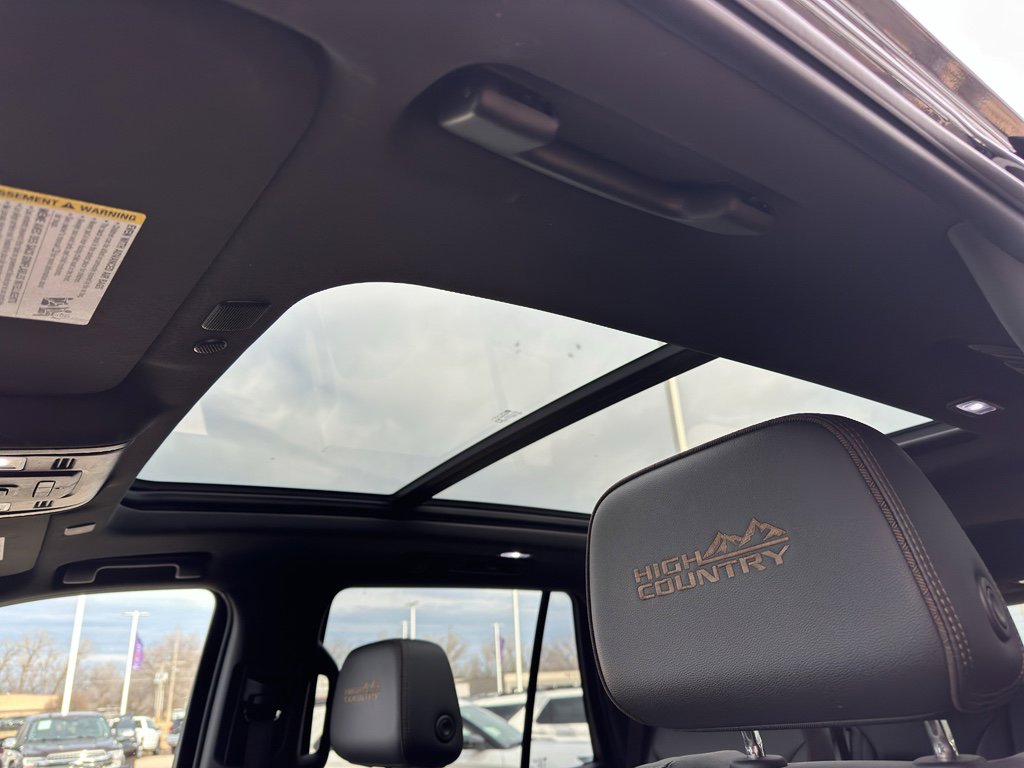 Used 2021 Chevrolet Tahoe High Country w/ Premium Package image 26