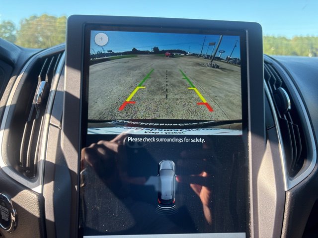 Used 2022 Ford Edge SE w/ Black Appearance Package image 22