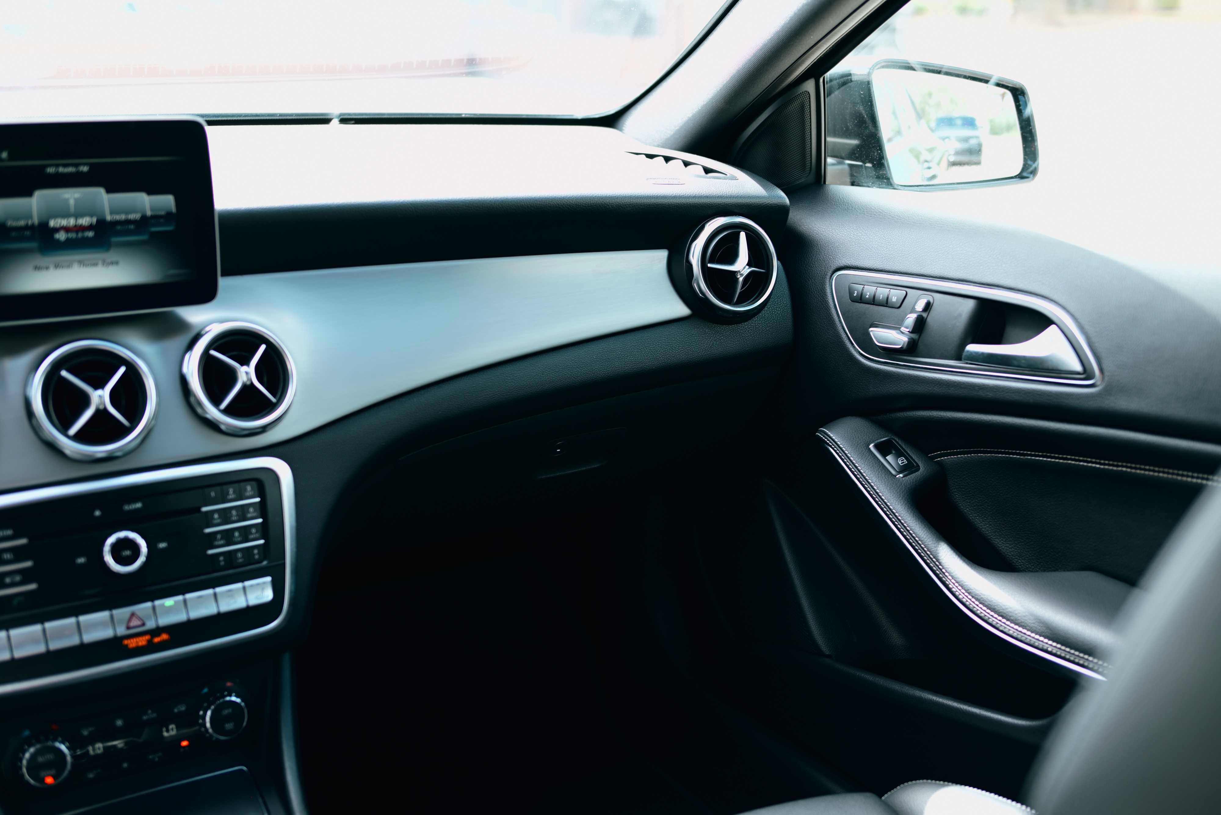 Used 2019 Mercedes-Benz GLA 250 4MATIC image 11