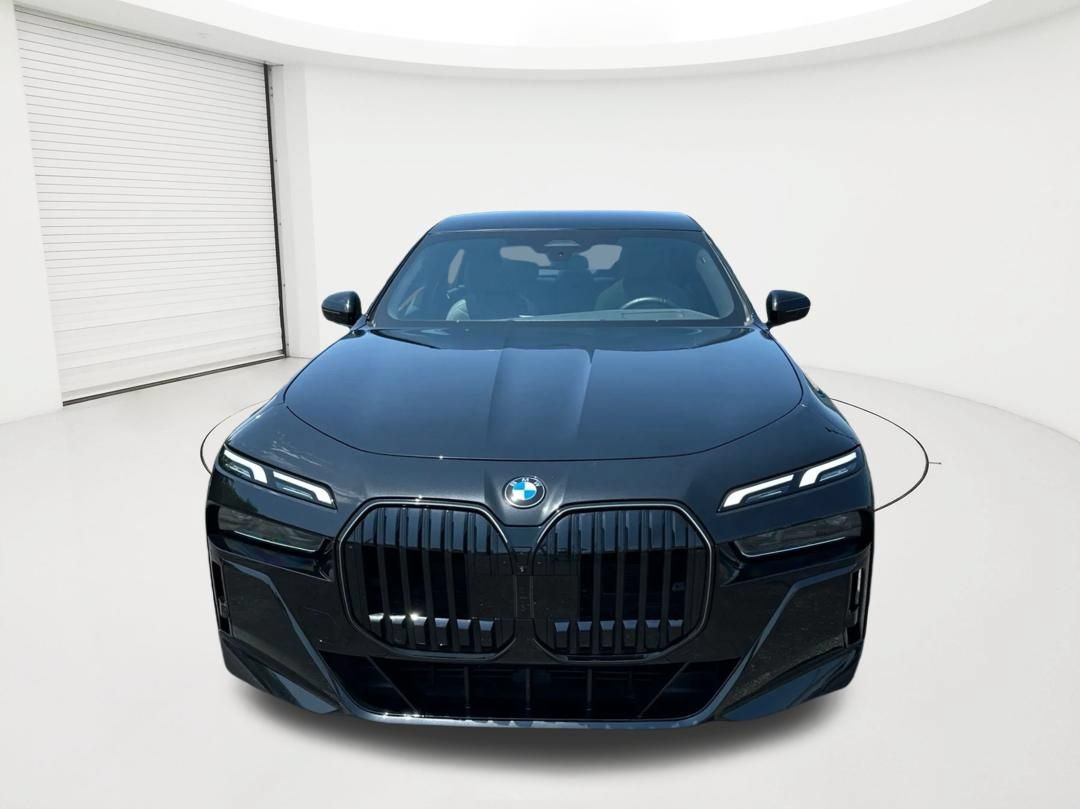 Used 2026 BMW 740i xDrive AWD/4WD image 2