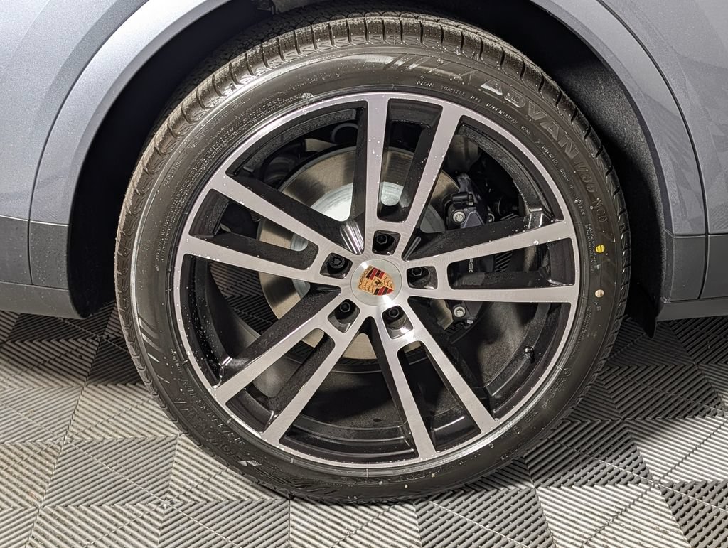 New 2026 Porsche Cayenne AWD/4WD image 13