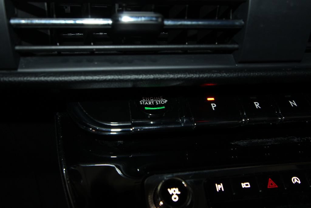 Used 2024 Lincoln Corsair AWD w/ Equipment Group 101A image 13