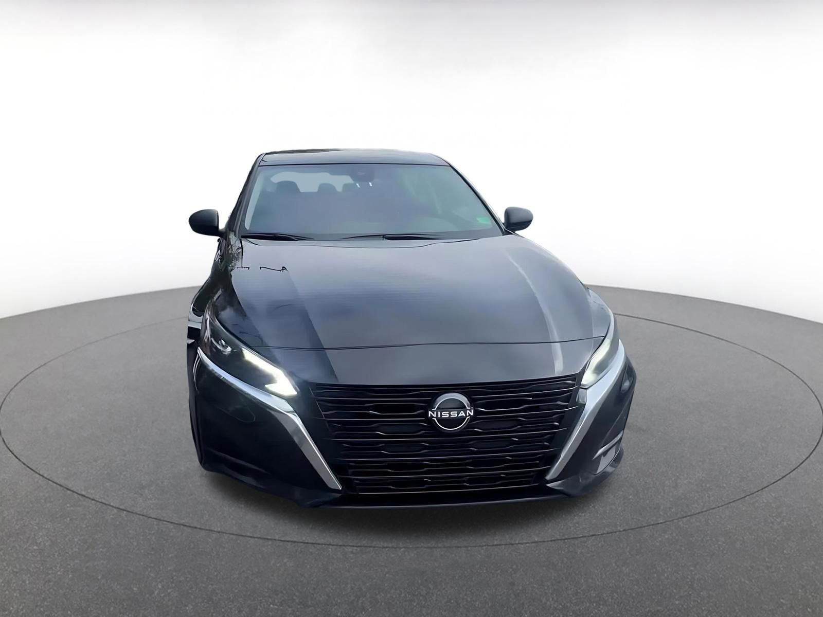 Used 2025 Nissan Altima 2.5 SV image 4