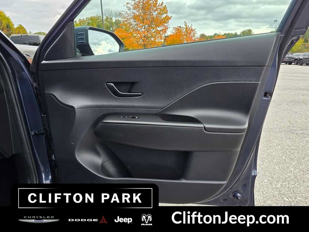 Used 2025 Hyundai Kona SEL FWD image 14
