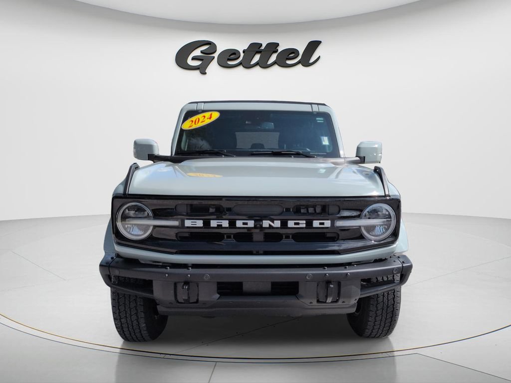 Used 2024 Ford Bronco Outer Banks AWD/4WD image 2