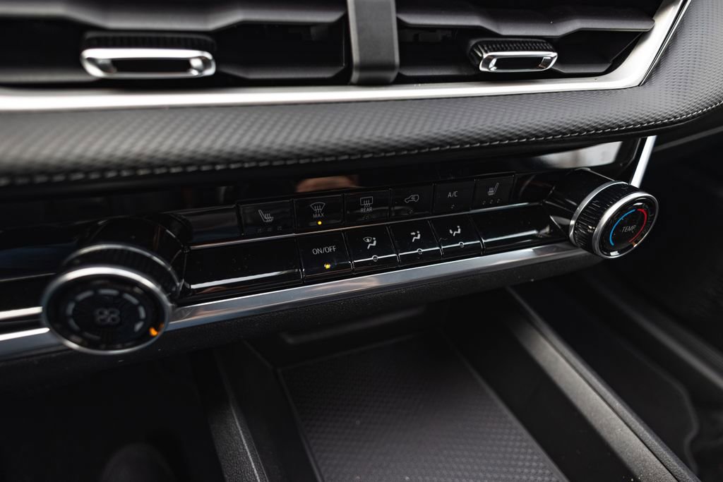 New 2026 Chevrolet Equinox LT w/ LPO, Floor Liner Package image 7