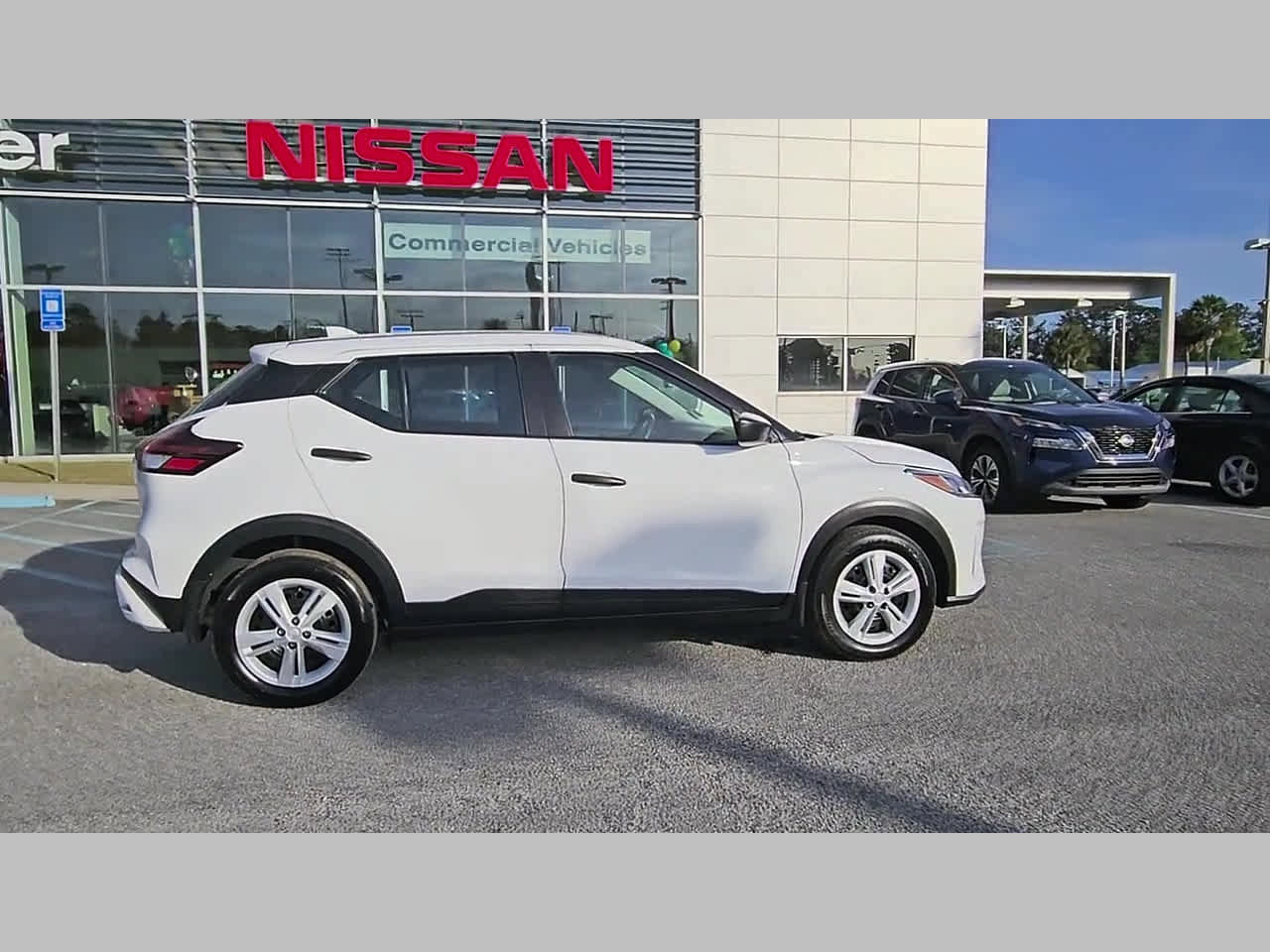Used 2025 Nissan Kicks Play S image 33