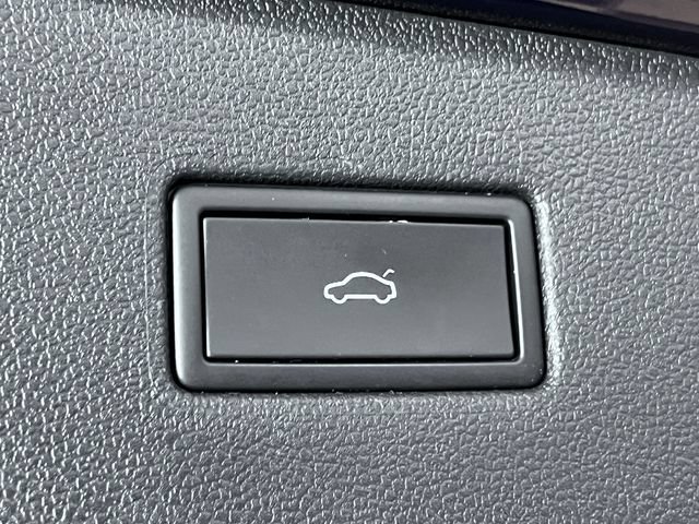 Certified 2022 Volkswagen Tiguan SEL R-Line AWD/4WD image 6