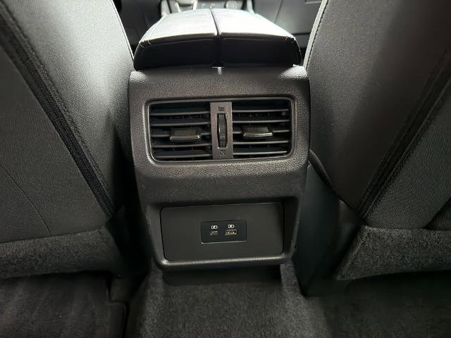 Used 2023 Nissan Rogue SV image 29