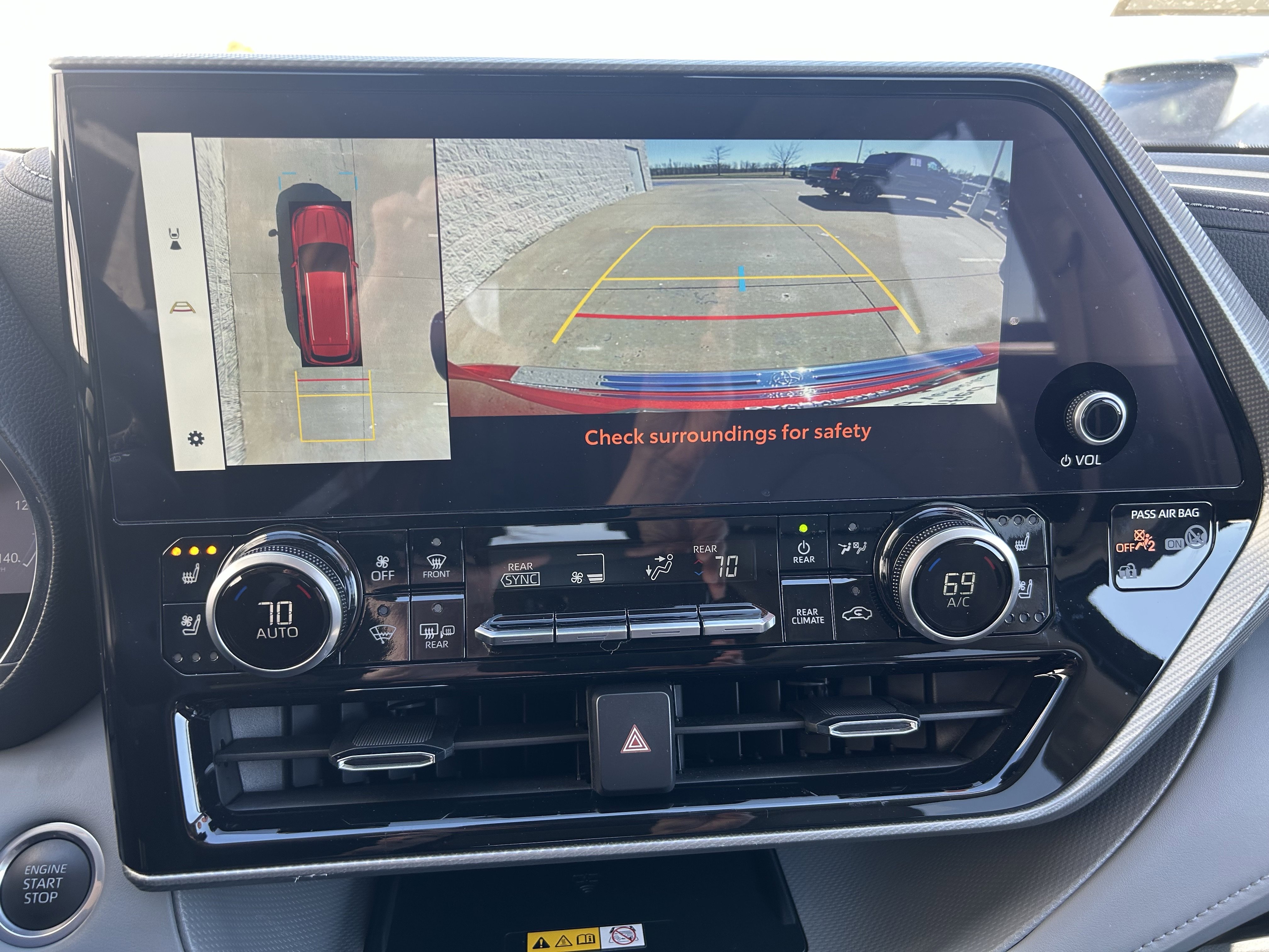 Used 2024 Toyota Highlander Platinum image 39