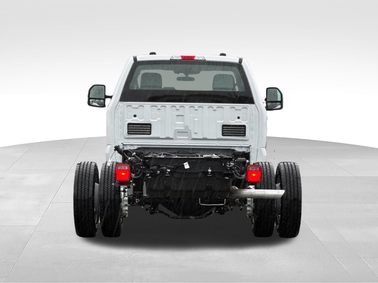 New 2025 Ford F550 2WD Regular Cab Super Duty image 4