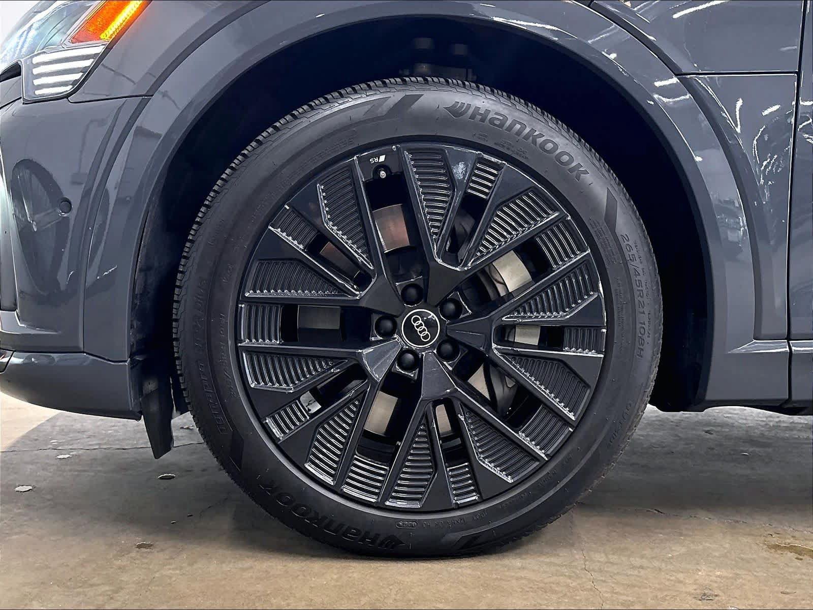 Certified 2024 Audi Q8 e-tron Premium Plus AWD/4WD image 11