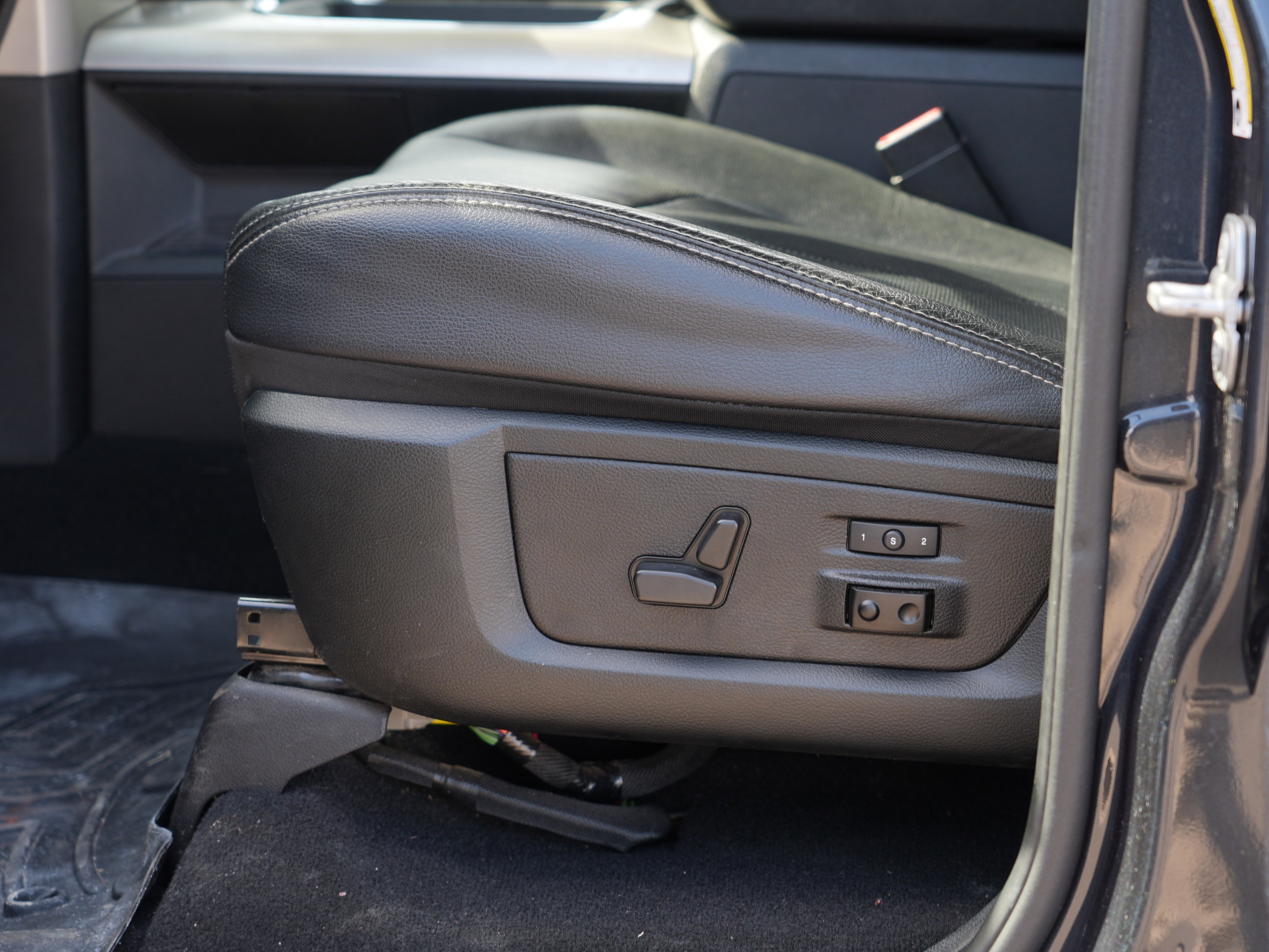 Used 2018 RAM 2500 Laramie image 15