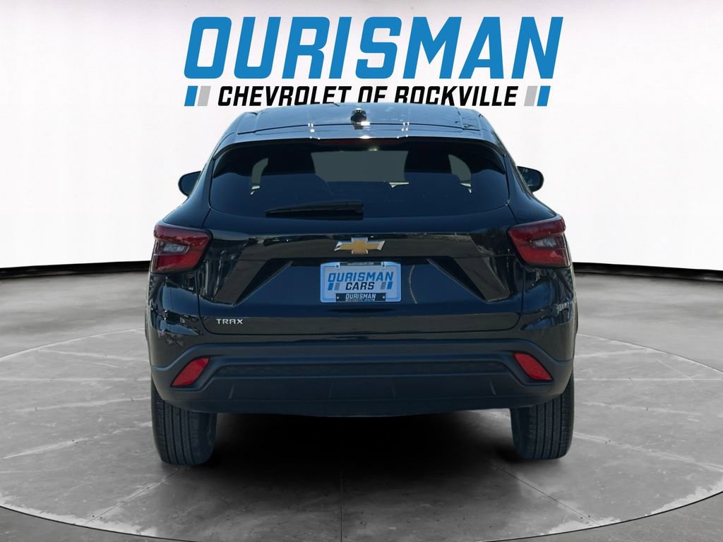 Used 2025 Chevrolet Trax LS image 5